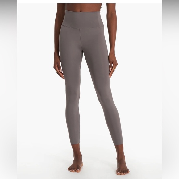 Vuori Women's Large Evolve Legging Smoke Grey NWT Performance Stretch Knit 7/8 - Picture 2 of 9